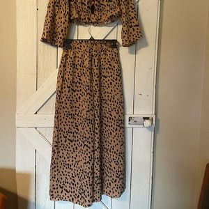 2 piece outfit with matching hair tie